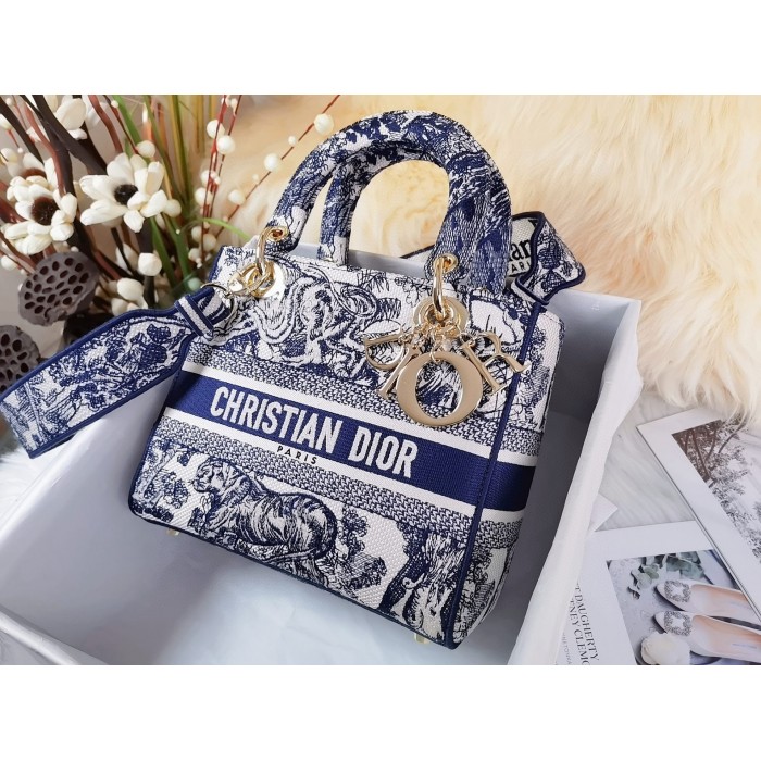 Medium Lady D-Lite Bag Blue Toile de Jouy Embroidery | DIOR