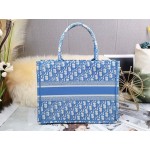 DIOR MEDIUM BOOK TOTE Cornflower Blue Dior Oblique Embroidery