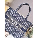 DIOR MEDIUM BOOK TOTE Blue Dior Oblique Embroidery