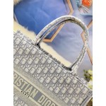 DIOR MEDIUM BOOK TOTE Gray Dior Oblique Embroidery